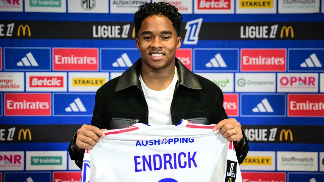 رحيل ألونسو ينهي إعارة إندريك.. النصر يلغي صفقة بينتو إلى جنوى